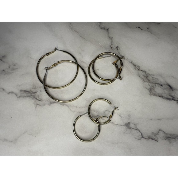 set of 3 gold tone hoop earrings varying sizes - Picture 1 of 1